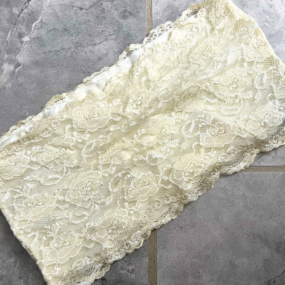 Cream Dainty-Lace Bandeau